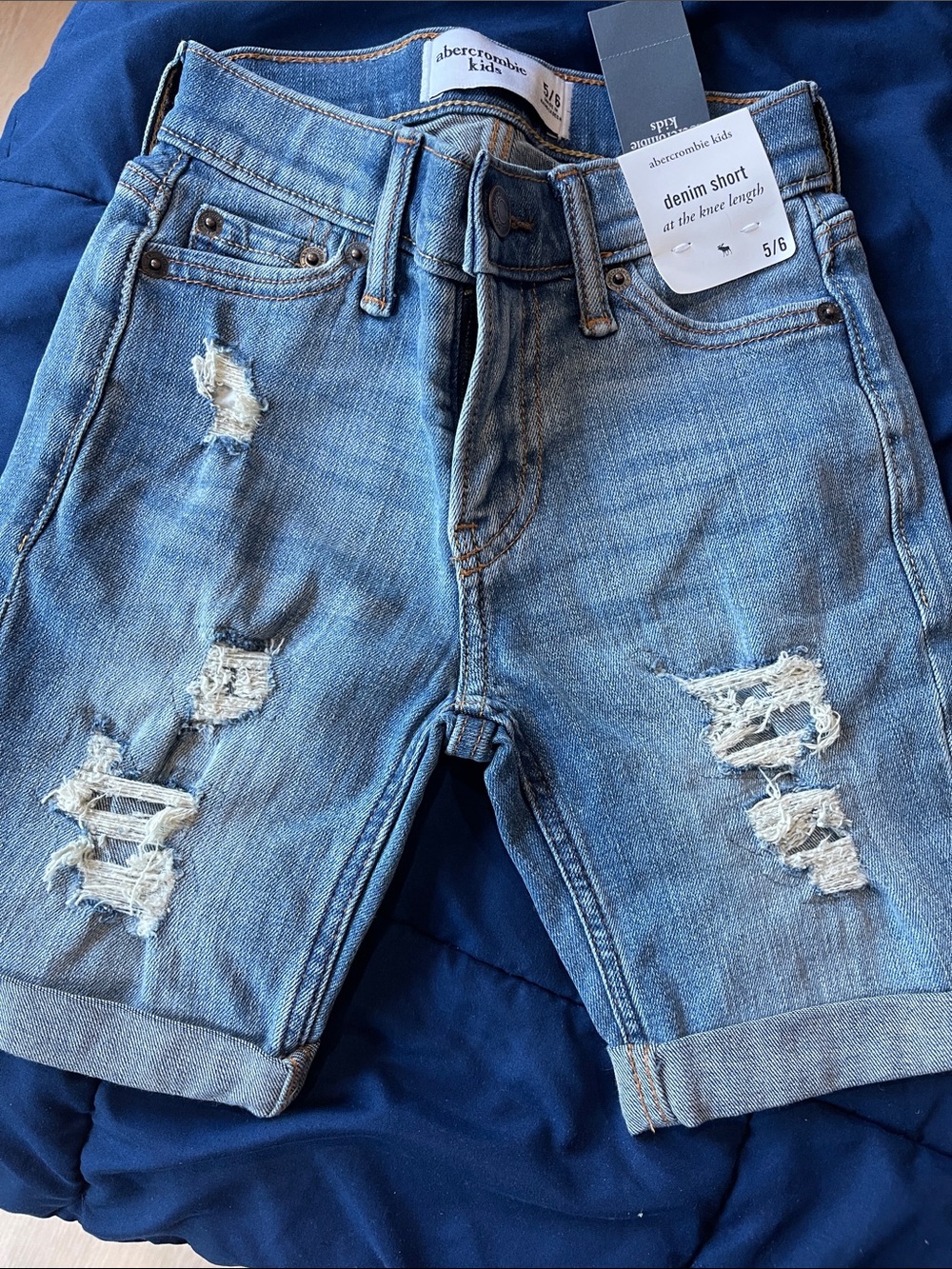Abercrombie denim shorts boys size 5/6 Brand new